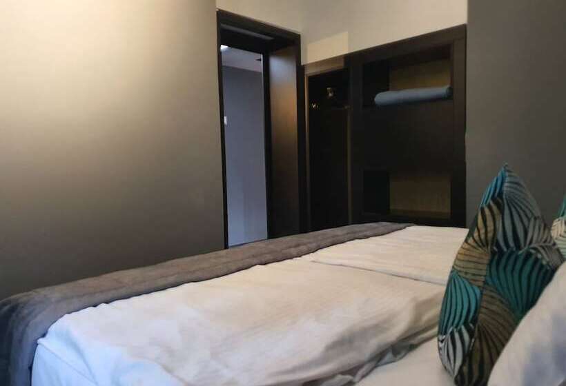 شقة 3 غرف, Falkenturm