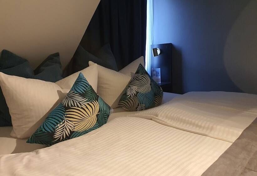 شقة 3 غرف, Falkenturm