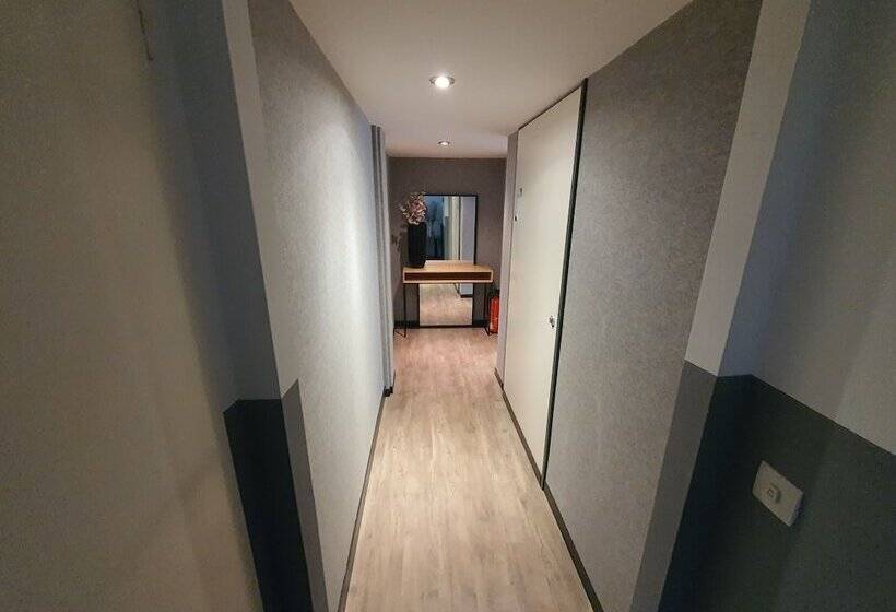 Апартаменты 3 Спальни, Falkenturm