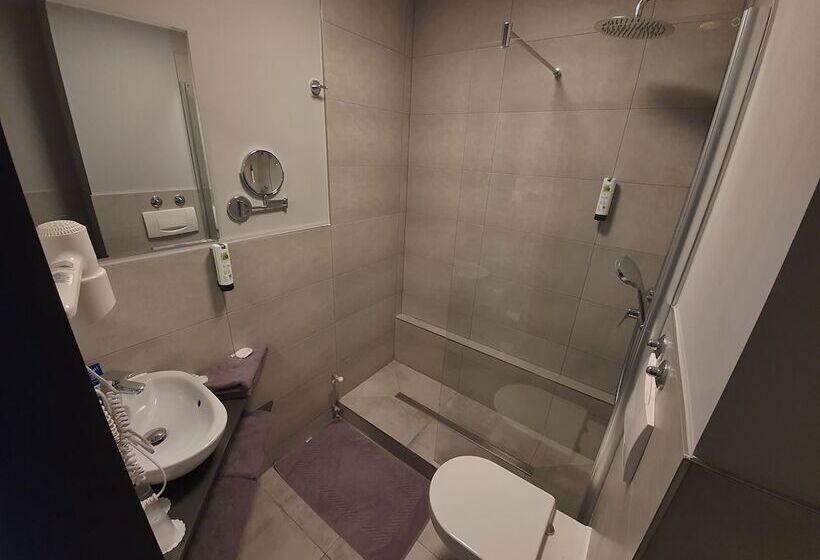 غرفة سوبيريور, Falkenturm