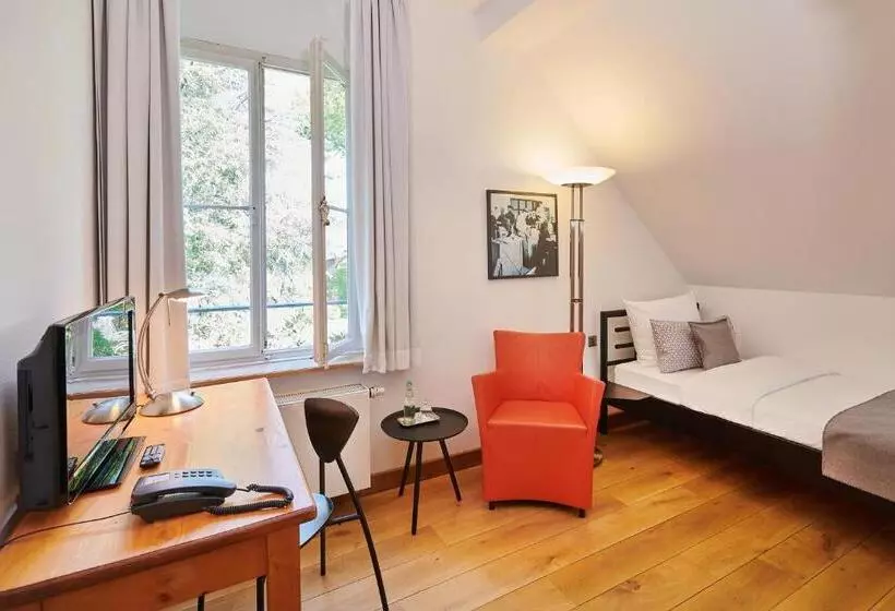 Economy Yhden Hengen Huone, Mutterhaus Düsseldorf