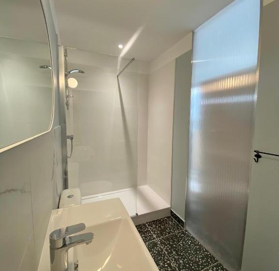 غرفة قياسية, Saint Louis