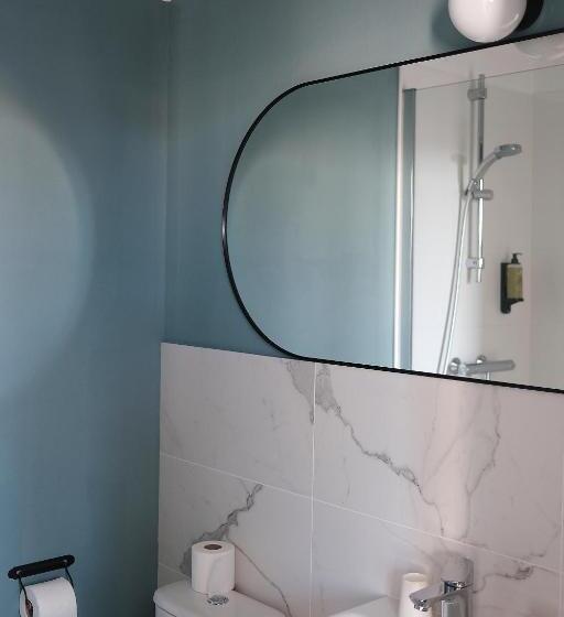 غرفة قياسية ثلاثية, Saint Louis