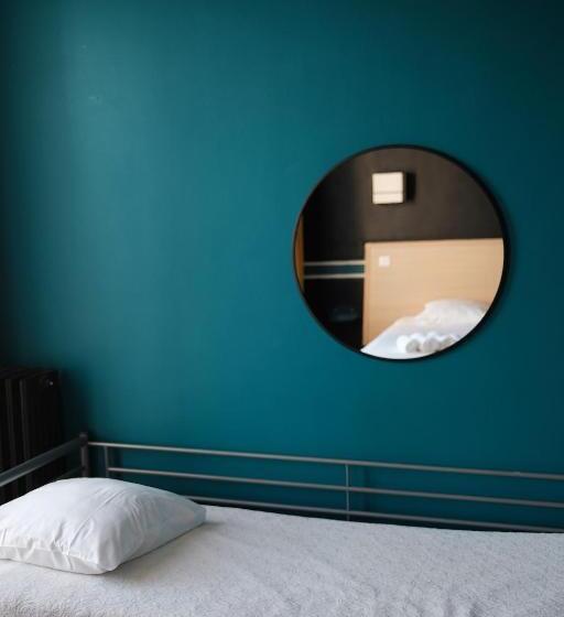 غرفة قياسية ثلاثية, Saint Louis