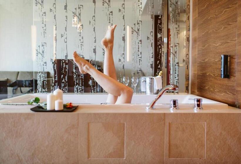 レイクビューデラックスルーム, Das Seepark Wörthersee Resort