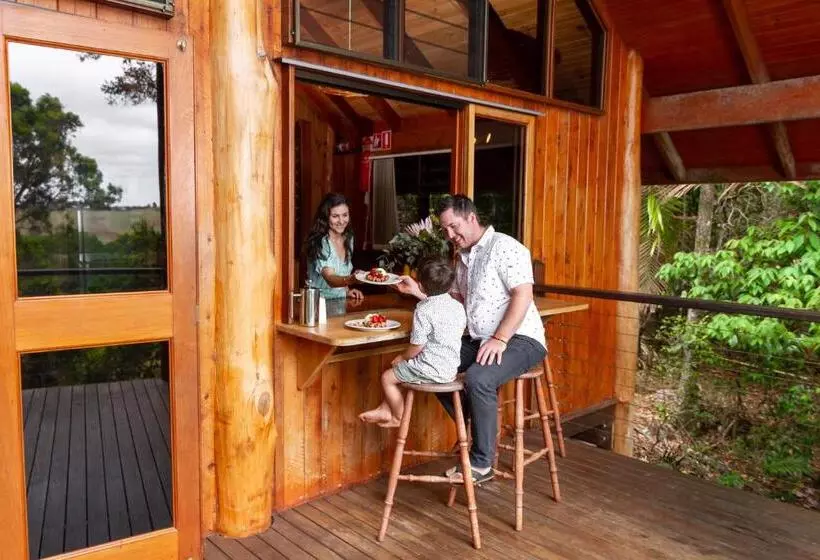 Talo 2 Makuuhuonetta, The Canopy Rainforest Treehouses & Wildlife Sanctuary