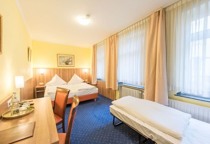 اتاق استاندارد سه نفره, Windsor