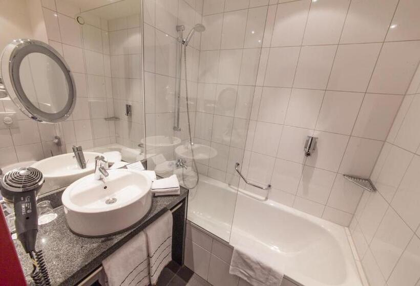 Номер Стандарт, Novina Hotel Tillypark