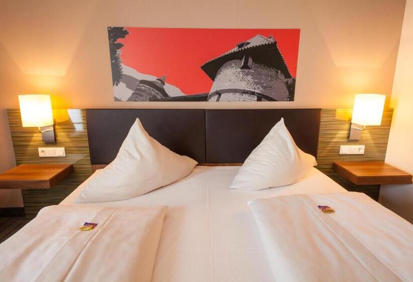 Семейный Номер, Novina Hotel Tillypark