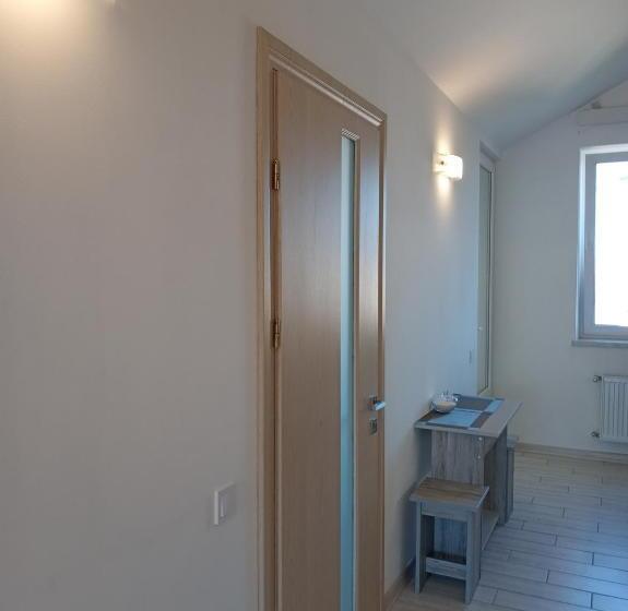 اتاق استاندارد سه نفره, Family Apartments Dorobok