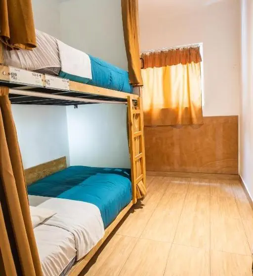 Vuode Makuusalissa, Viajero Paracas Hostel