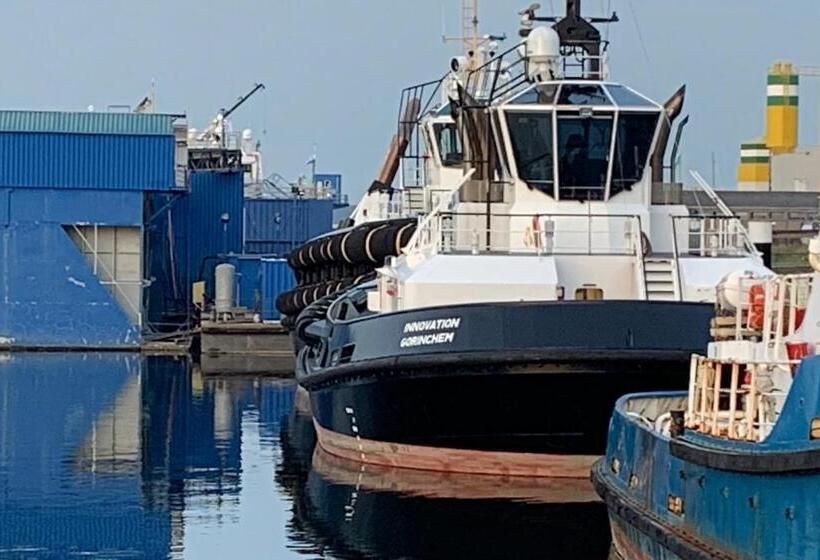 Escritório Estándar, Dock Hotel Stellendam