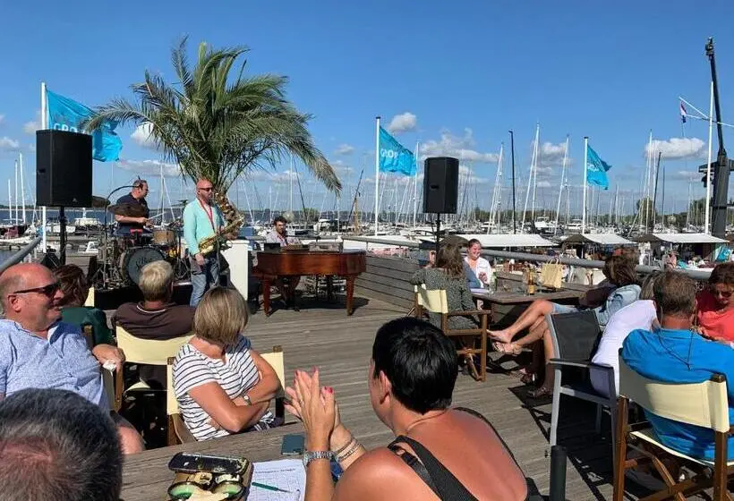 スタンダードスタジオ, Dock Hotel Stellendam