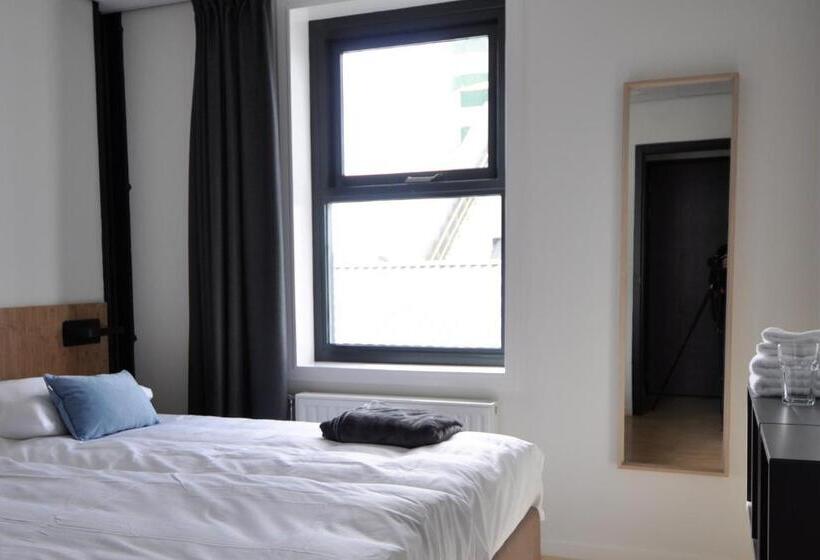 Escritório Estándar, Dock Hotel Stellendam