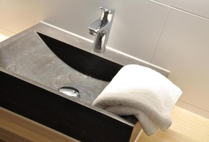 Escritório Estándar, Dock Hotel Stellendam