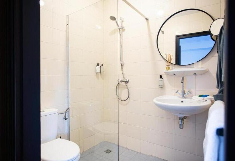 غرفة ديلوكس رباعية, Snouck Van Loosen