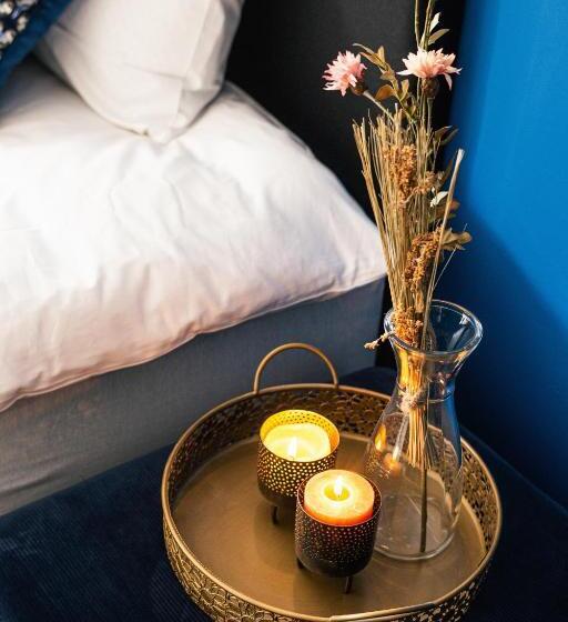 جناح ديلوكس سرير كينج, Snouck Van Loosen