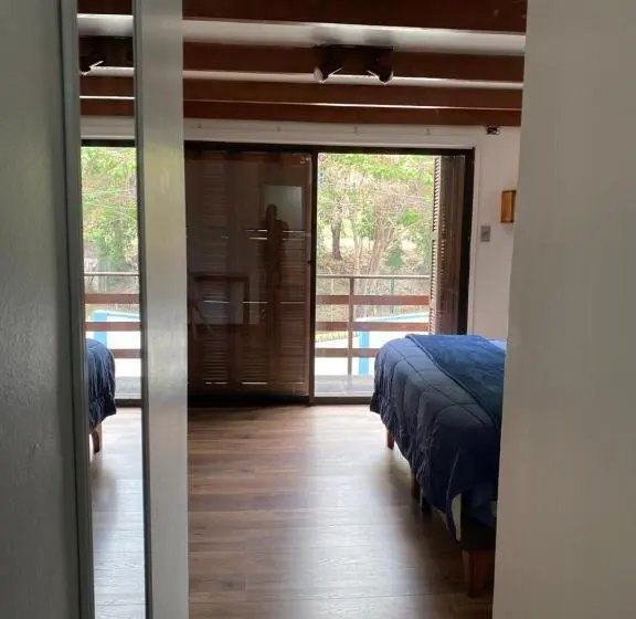 バルコニー付きデラックスルーム, Maktvb Costanera Hostal Boutique