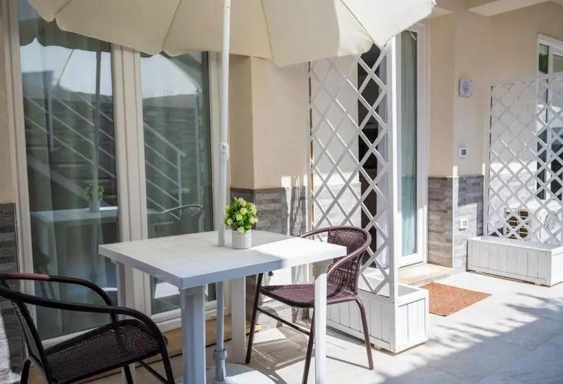 １階の１ベッドルームアパートメント, White Apartments & Spa