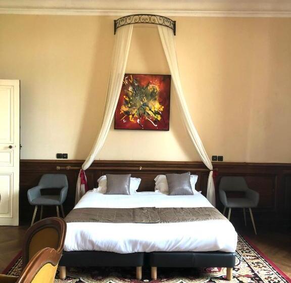 Suite with lake view, Hôtel Particulier Château Des Marais Proximité Et Vue Sur Le Lac De Grand Lieu