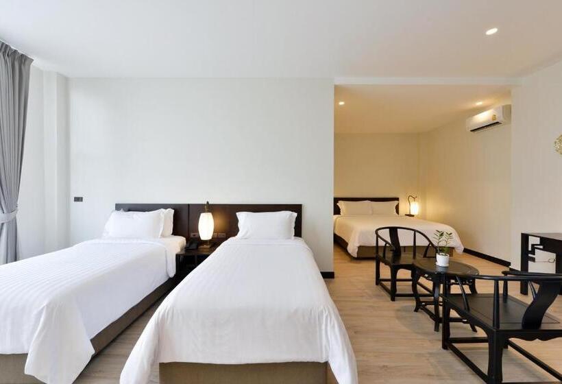 سوییت خانوادگی, Old Thai Heng