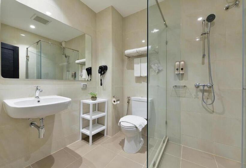 اتاق اجرایی, Old Thai Heng