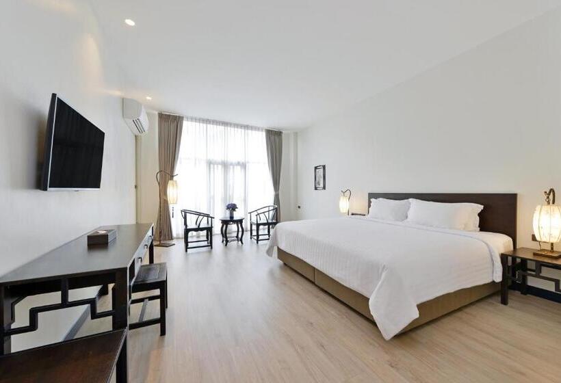 اتاق اجرایی, Old Thai Heng