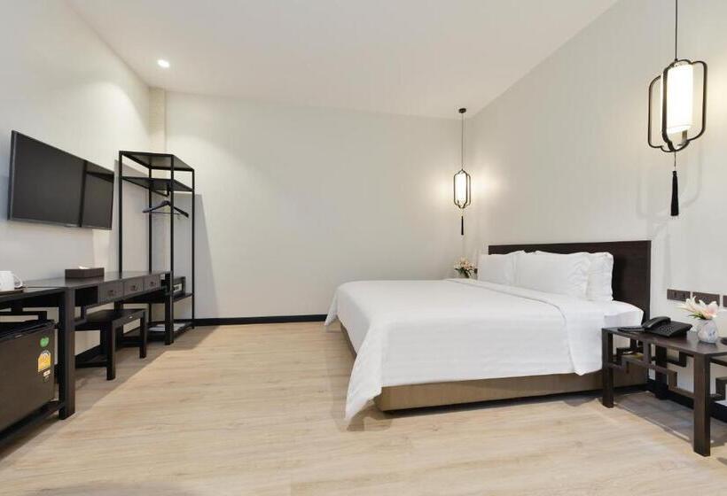 اتاق لوکس, Old Thai Heng