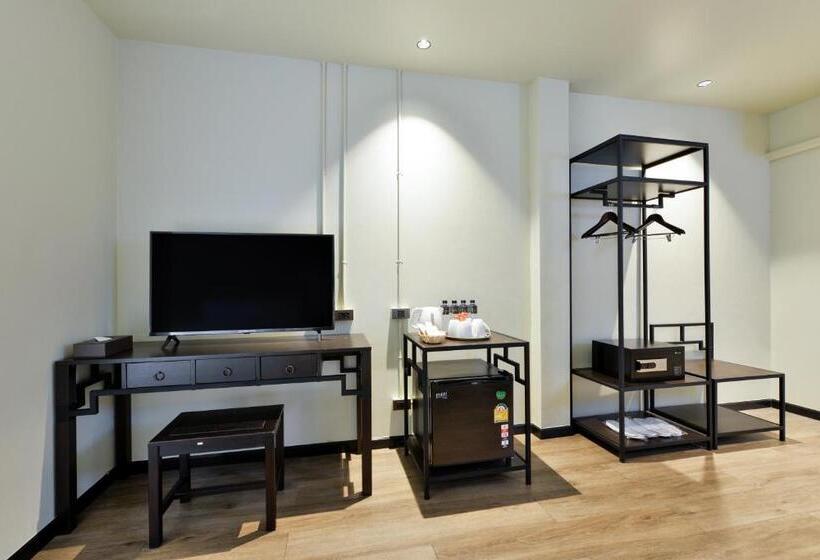 اتاق سوپریور با تخت بزرگ, Old Thai Heng