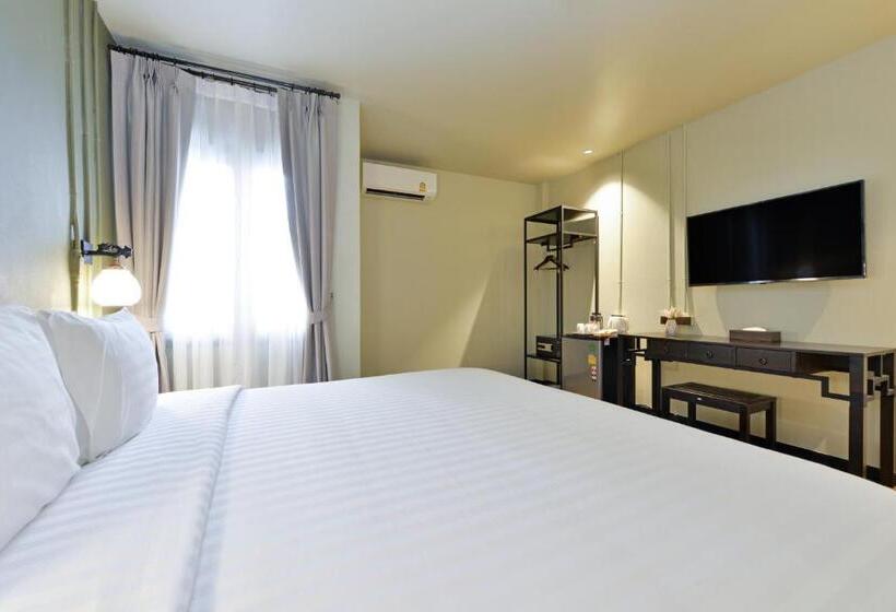 اتاق سوپریور با تخت بزرگ, Old Thai Heng