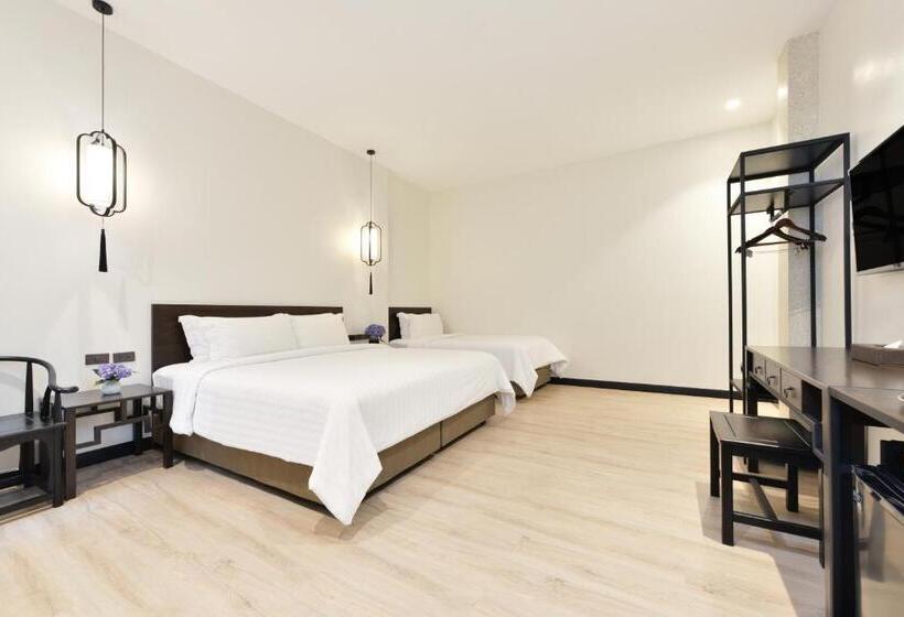 اتاق لوکس سه تخته, Old Thai Heng