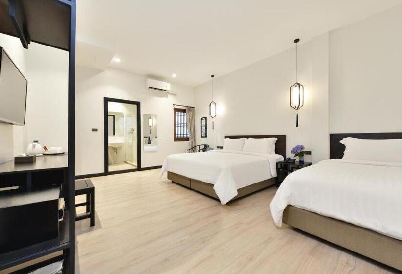 اتاق لوکس سه تخته, Old Thai Heng