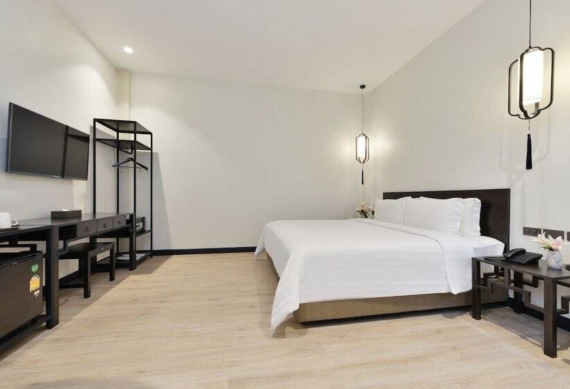 اتاق لوکس, Old Thai Heng