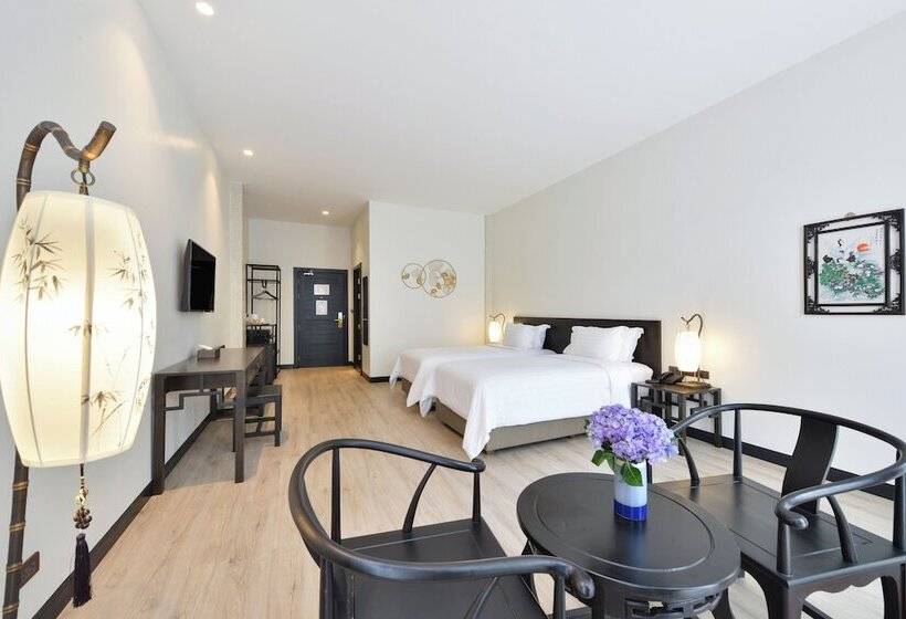 اتاق اجرایی, Old Thai Heng