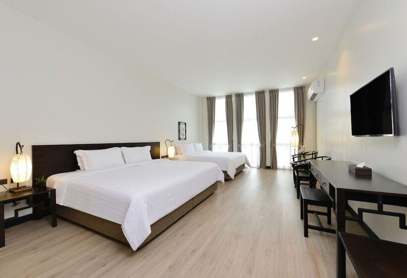 اتاق اجرایی, Old Thai Heng