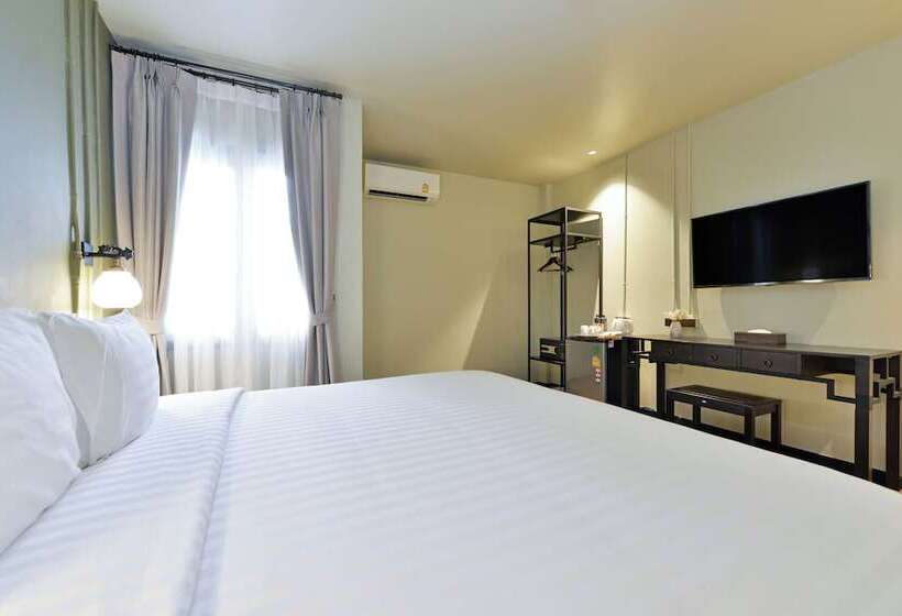 اتاق سوپریور, Old Thai Heng