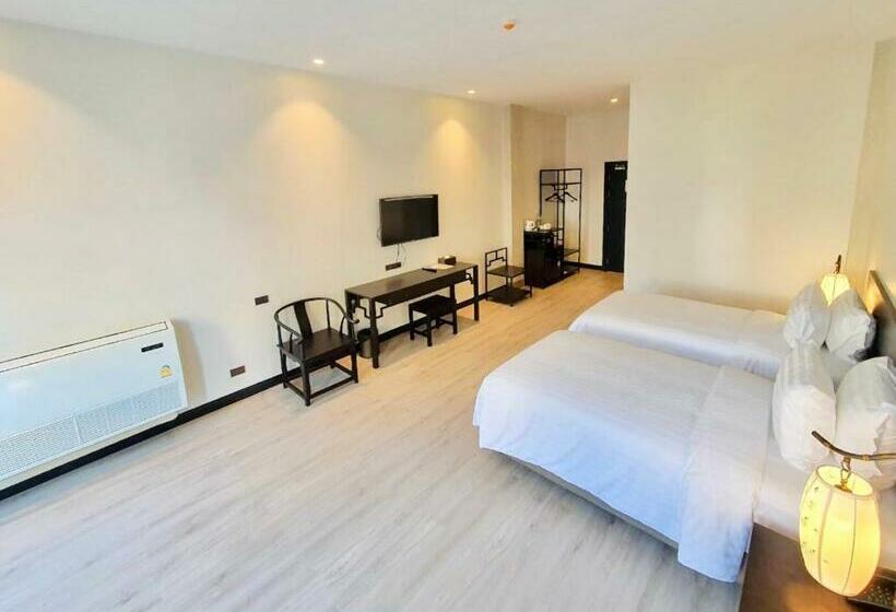 اتاق اجرایی, Old Thai Heng