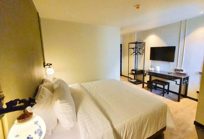 اتاق سوپریور با تخت بزرگ, Old Thai Heng