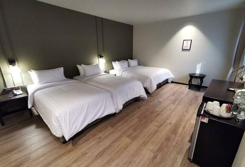 اتاق کلاسیک چهارنفره, Old Thai Heng