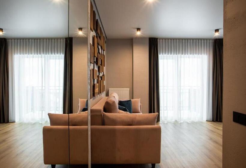 سوئیت جونیور خانوادگی, Premium Club Spa