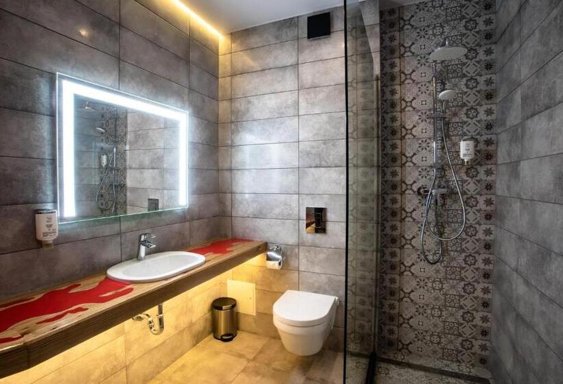 سوئیت جونیور خانوادگی, Premium Club Spa