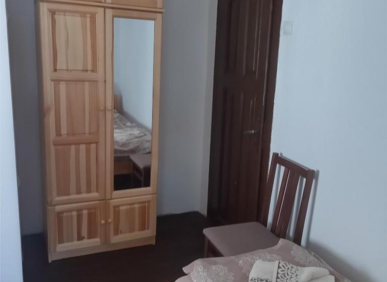 庭の見えるスタンダードトリプルルーム, Mercury Guest House