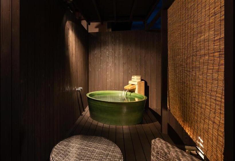 اتاق لوکس با تخت بزرگ, Nazuna Obi Onsen Resort