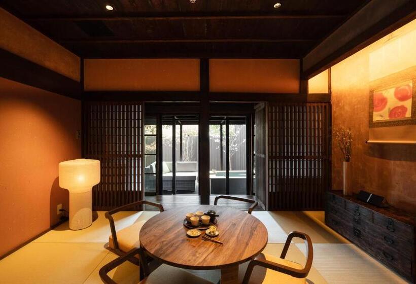 اتاق لوکس, Nazuna Obi Onsen Resort