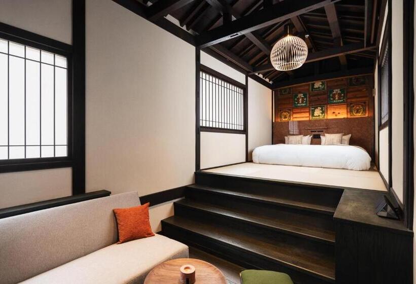 اتاق لوکس با تخت بزرگ, Nazuna Obi Onsen Resort