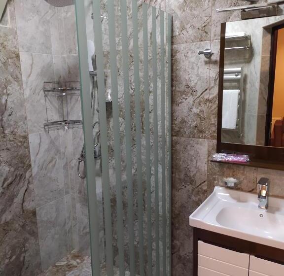 سوییت جونیور, Gold Hotel Quba
