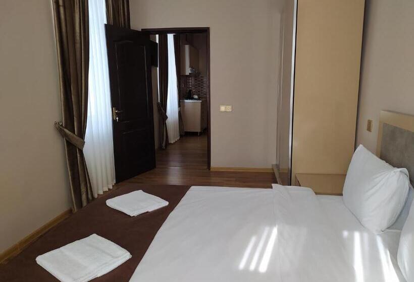 سوییت جونیور, Gold Hotel Quba