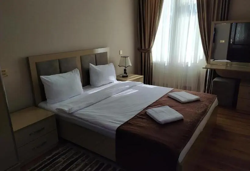 سوییت جونیور, Gold Hotel Quba