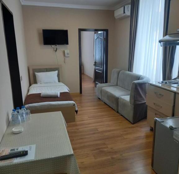 سوییت جونیور, Gold Hotel Quba