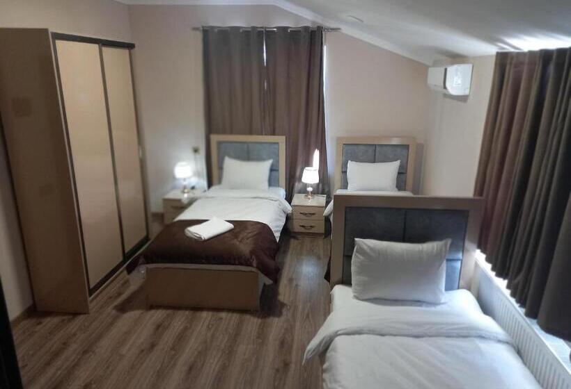 اتاق استاندارد سه نفره, Gold Hotel Quba